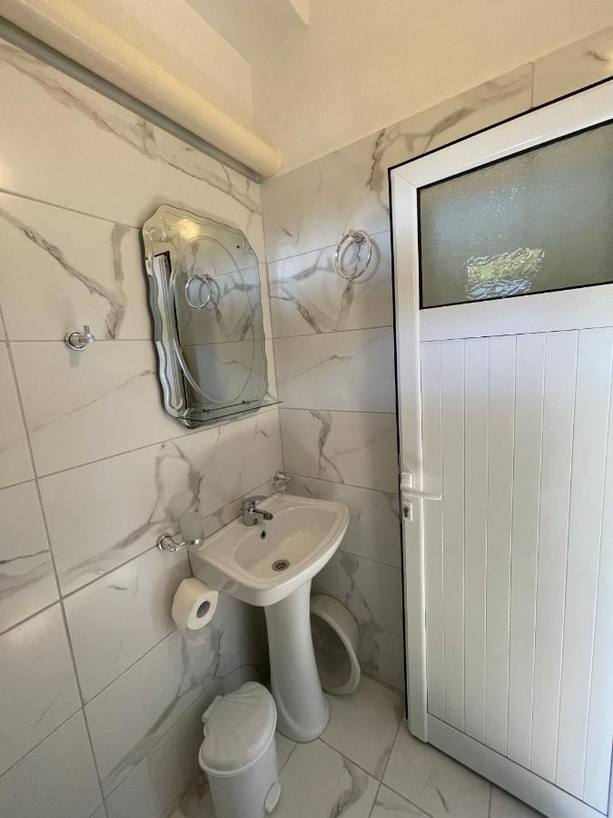 Villa Xhevdet Саранде Екстериор снимка